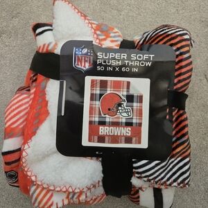NFL Browns Plush Throw Blanket - Orange, Black, White 🍒